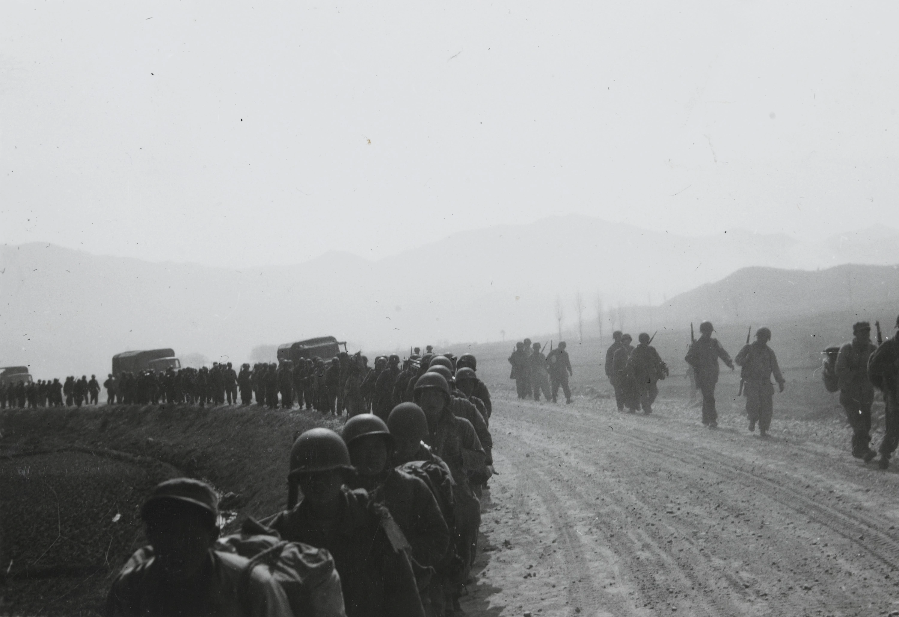 American soldiers march north, 1950 - Image courtesy of the National Army Museum, London